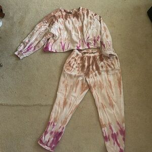 Matching tie dye set from Z Supply size large.  Top slightly cropped.
